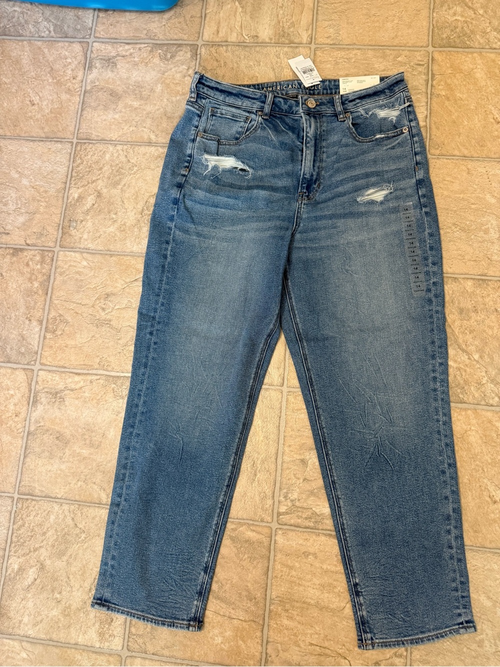 NWT American Eagle Stretch Mom Straight Ripped Jeans Size 14